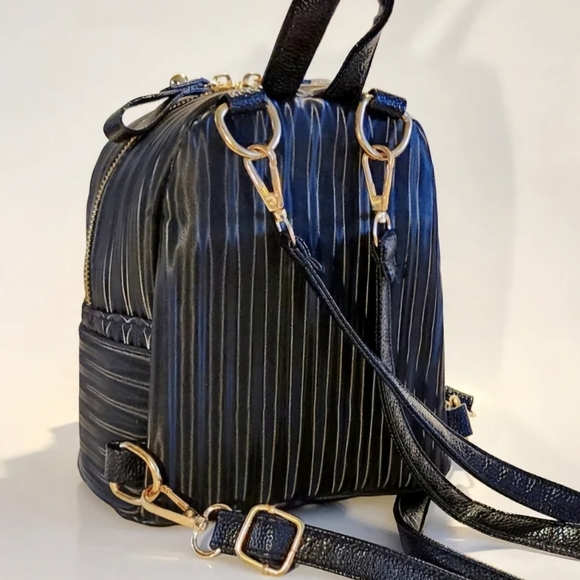 Backpack 🎒 - Picture 4 of 5